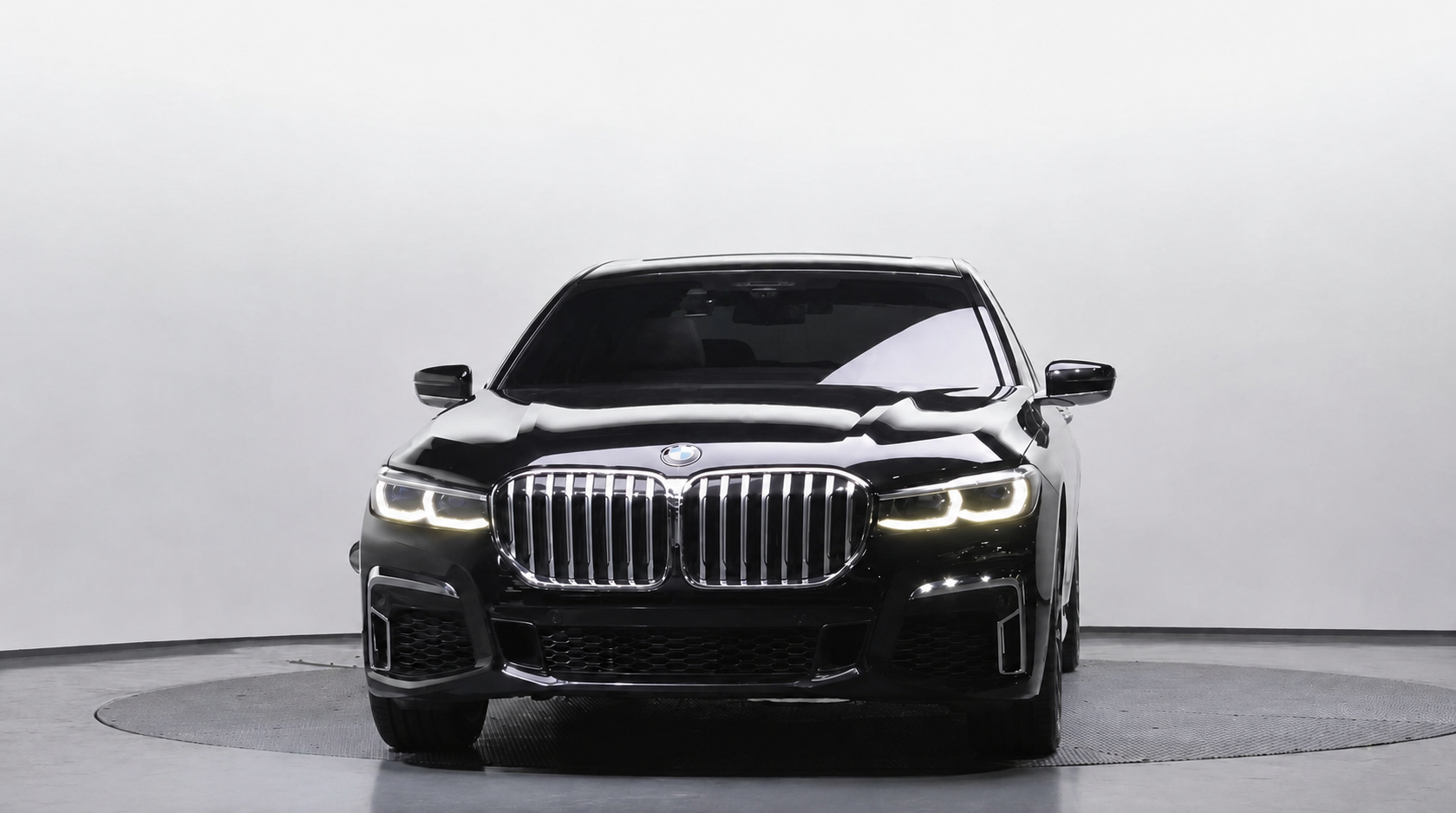 BMW 740 G12 - flota Privat Chauffeur